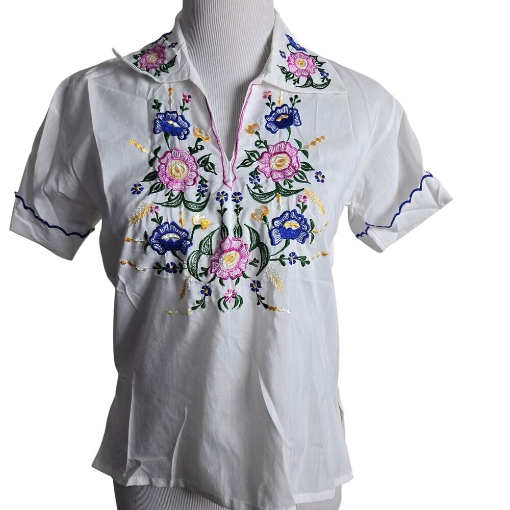 VTG Floral Embroidered Blouse size 34 Small White 80s Short Sleeve Retro Folk